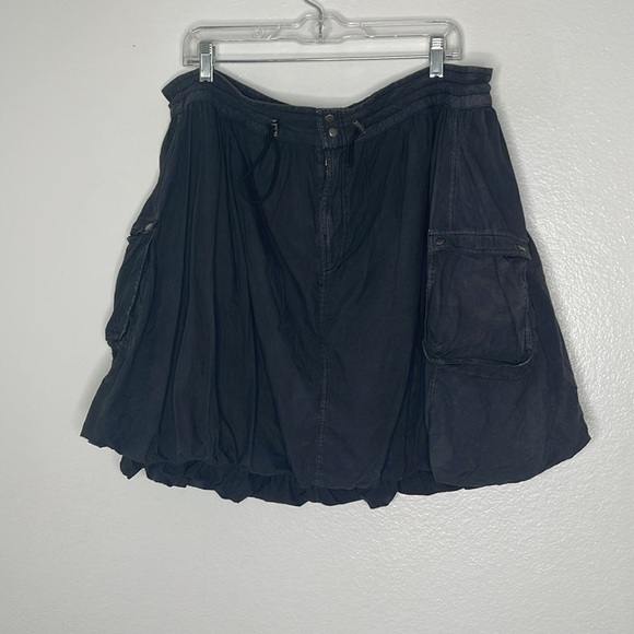 Anthropologie Pilcro Black Bubble Cargo Parachute Skirt Plus Size 20 - Picture 2 of 7